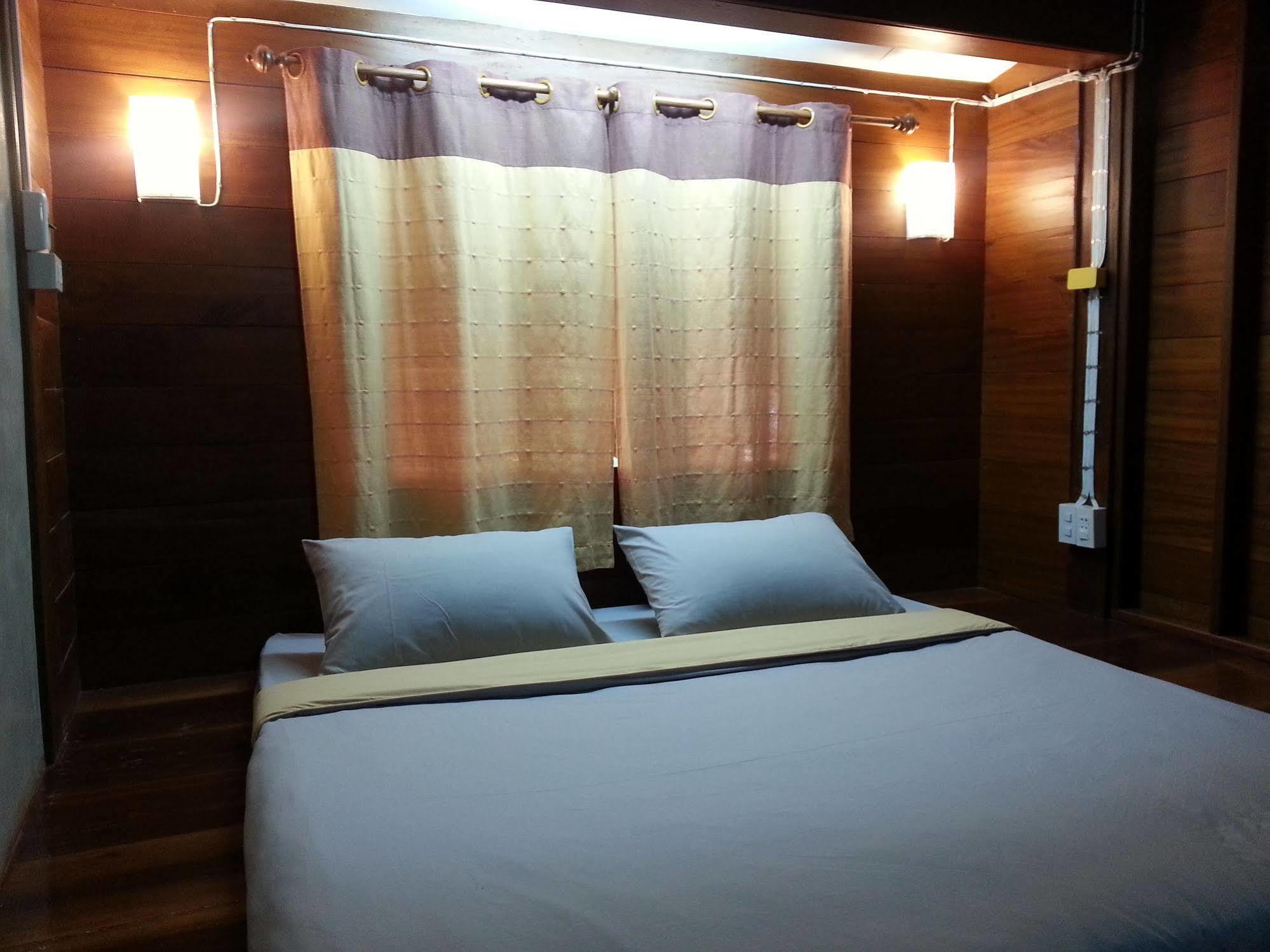 Rim Nam Kong Homestay Pak Chom Exterior photo